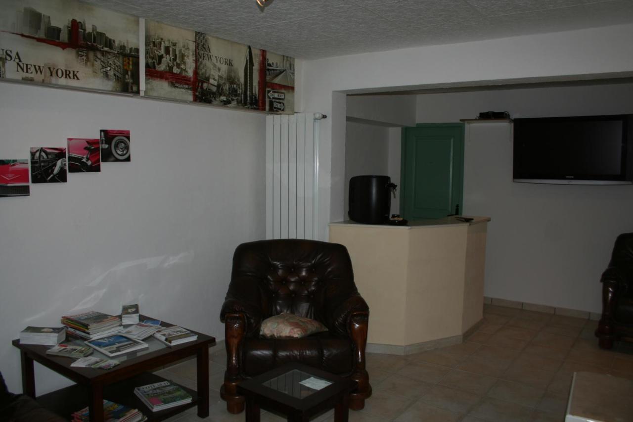 Le Mas Des Tarentes Trans-en-Provence Exterior foto