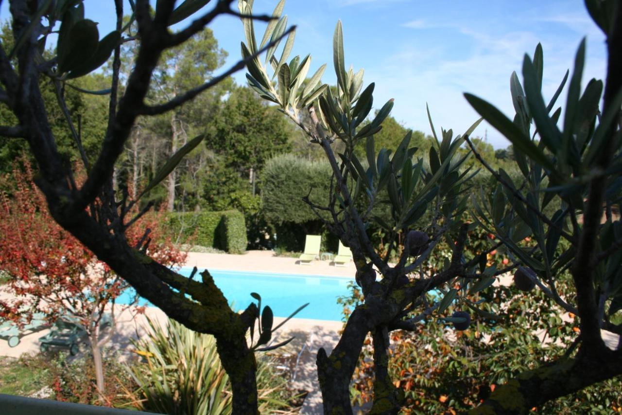 Le Mas Des Tarentes Trans-en-Provence Exterior foto