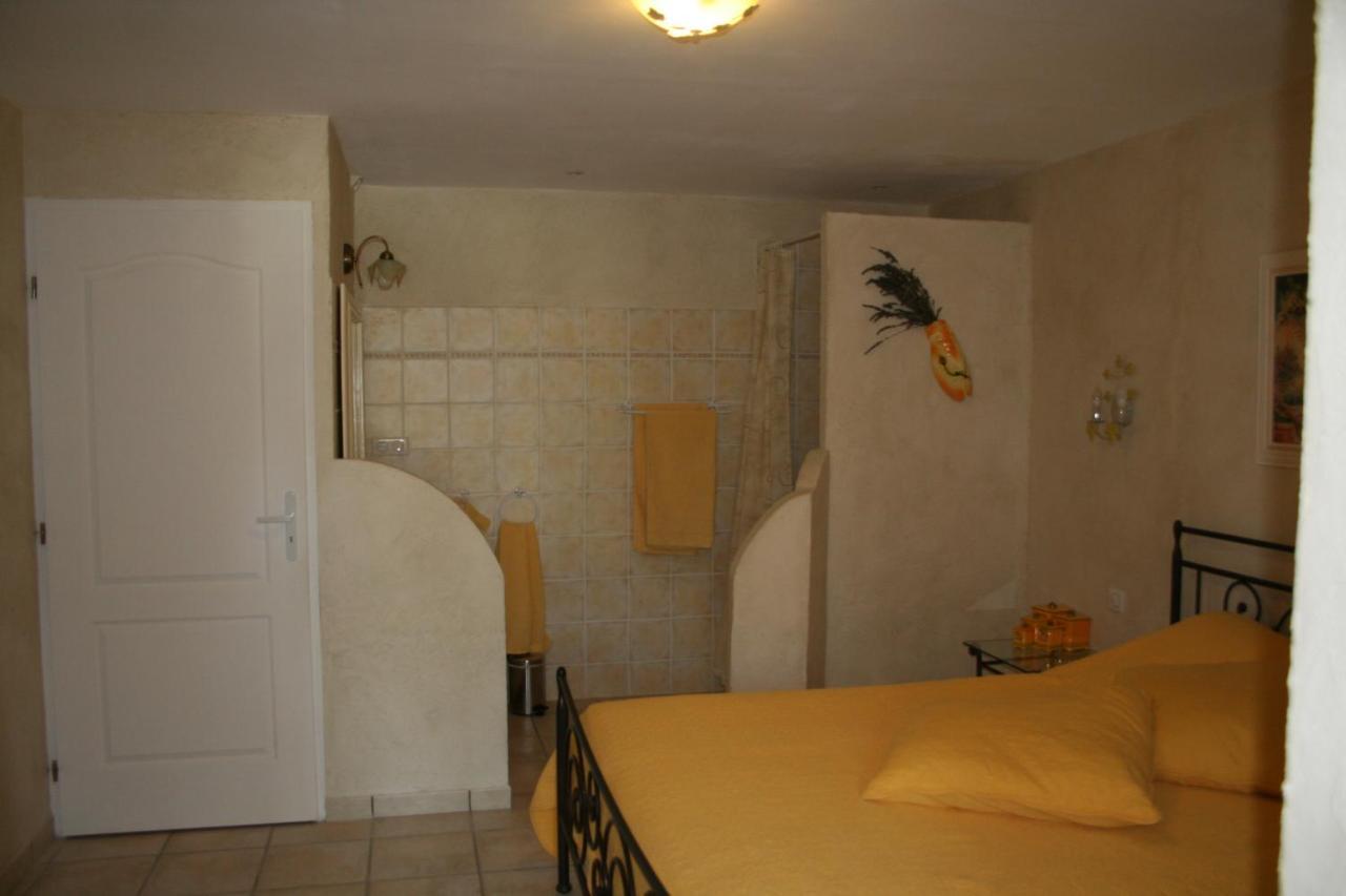 Le Mas Des Tarentes Trans-en-Provence Exterior foto